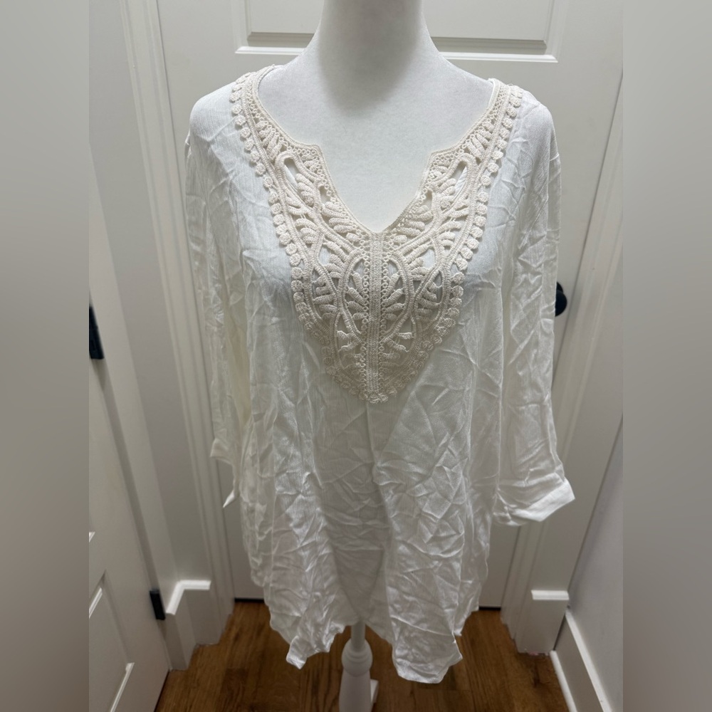 NWT. Magnolia Grace. Gauze Janette Tunic Too. White Size Large.